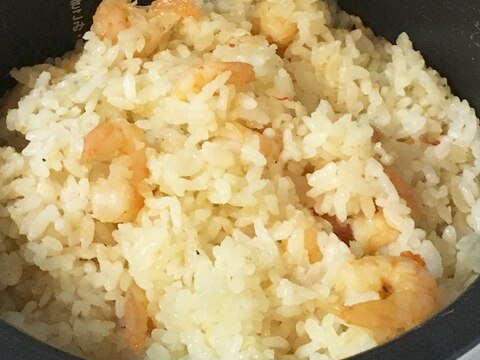 炊飯器で簡単！エビピラフ